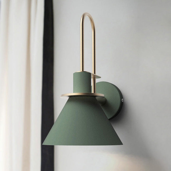 Skørter | 1-Light Wall Lamp Antique Cone Metal Wall Mount in White/Black/Green with Handle for Nightstand
