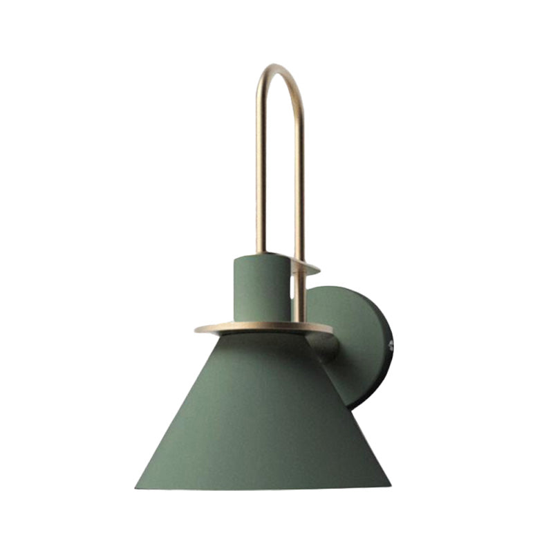Skørter | 1-Light Wall Lamp Antique Cone Metal Wall Mount in White/Black/Green with Handle for Nightstand