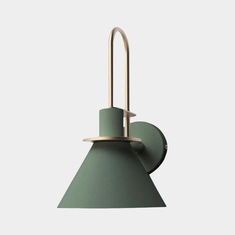Skørter | 1-Light Wall Lamp Antique Cone Metal Wall Mount in White/Black/Green with Handle for Nightstand