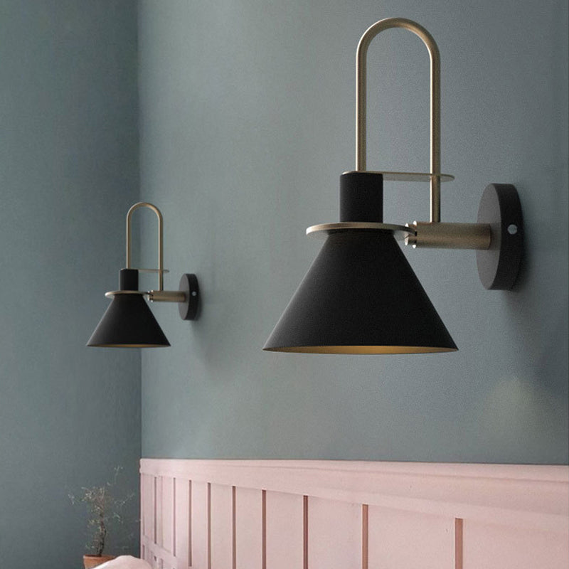 Skørter | 1-Light Wall Lamp Antique Cone Metal Wall Mount in White/Black/Green with Handle for Nightstand