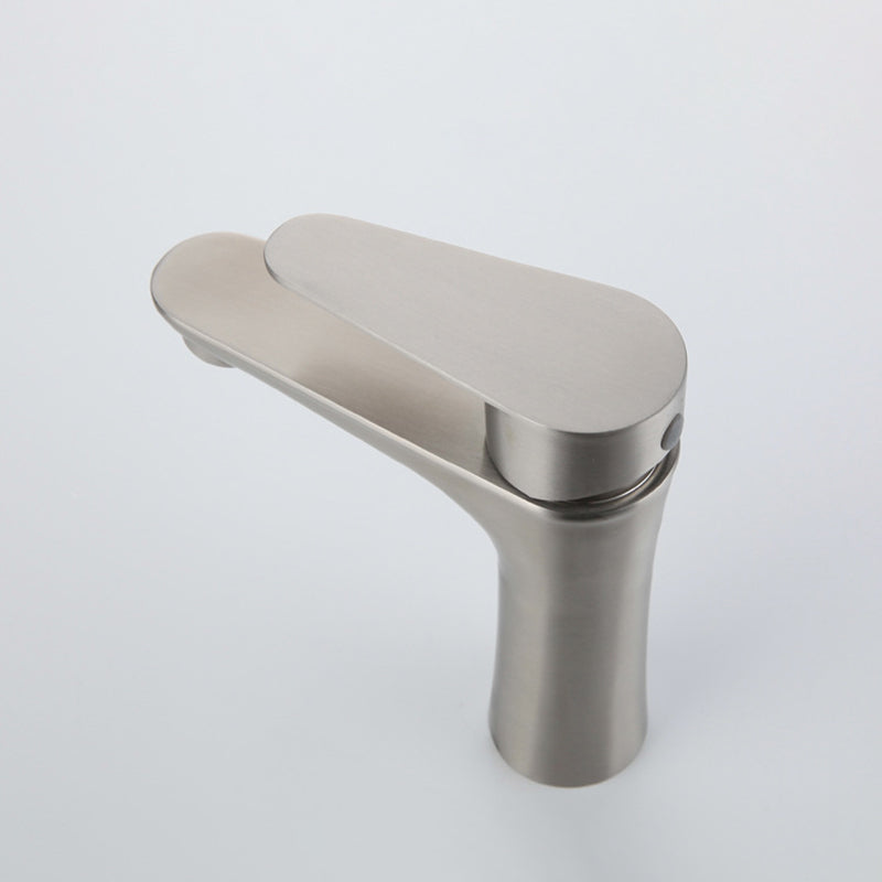 Lisslune | Round Single Handle Bathroom Faucet Single Hole Sink Faucet in Chrome