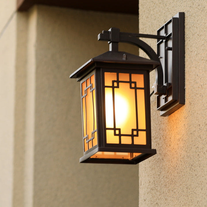 Skørter | Cuboid Metallic Wall Lighting Land 1 Lamp Outdoor Wall Light Sconces in Black with Yellow Glass Shade