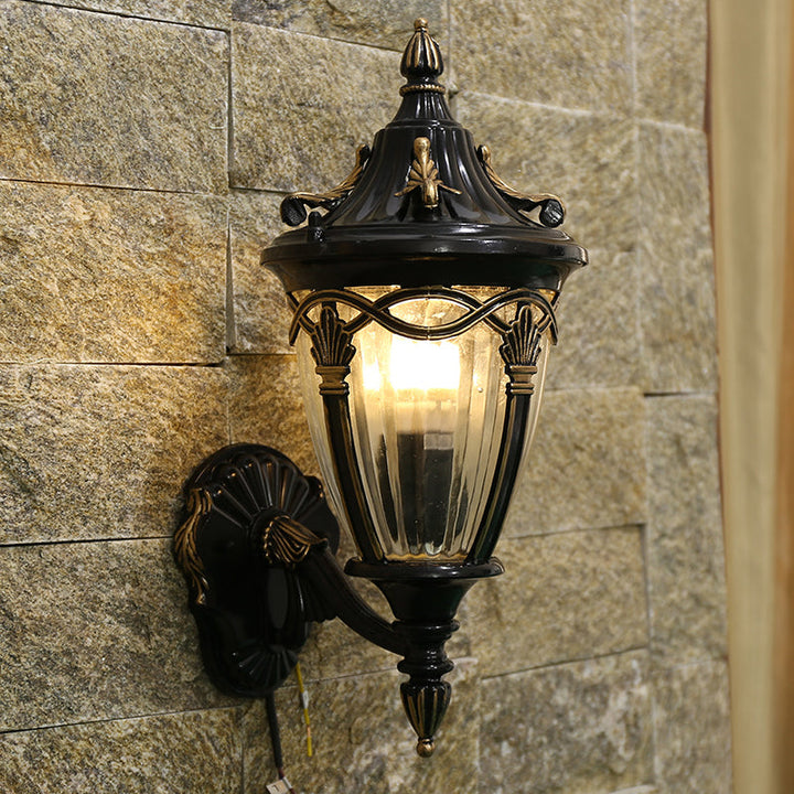 Skørter | 1 Light Bulb Urn Wall Sconce Light Loft Brass/Black Metal Wall Lamp Fixture with Clear Ribbed Glass Shade
