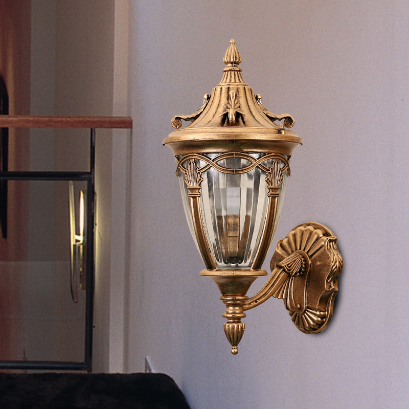Skørter | 1 Light Bulb Urn Wall Sconce Light Loft Brass/Black Metal Wall Lamp Fixture with Clear Ribbed Glass Shade
