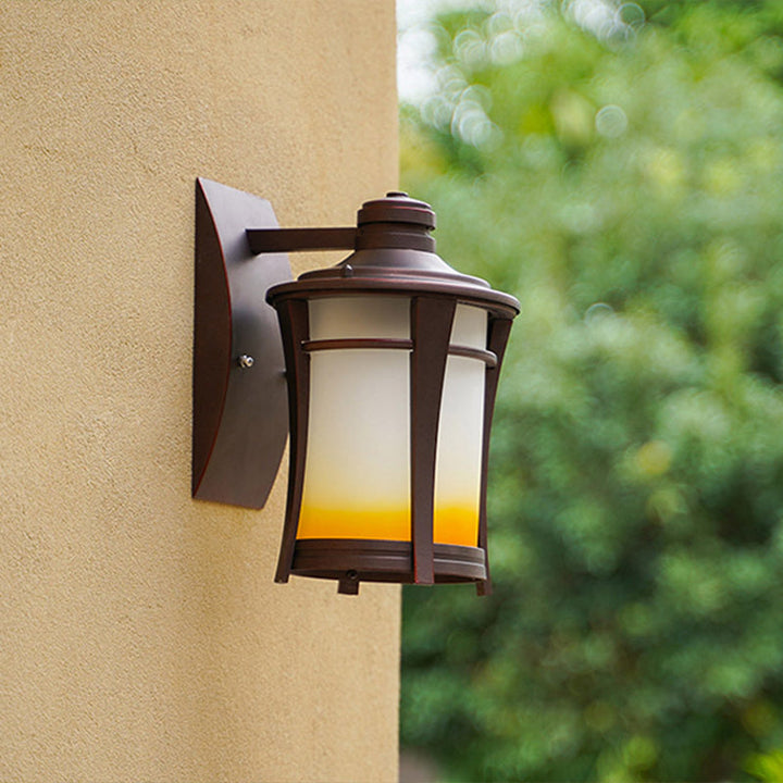 Skørter | 1-Light Wall Lamp Farmhouse Glass White/White and Yellow Glass Wall Mounted Lighting in Copper for Courtyard