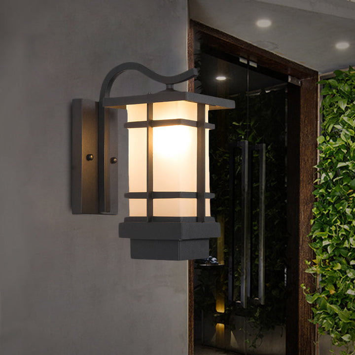 Skørter | Metal Black Wall Lamp Sconces Crossing 1 Main Country Wall Mount Lamp with White/Yellow Glass Shade