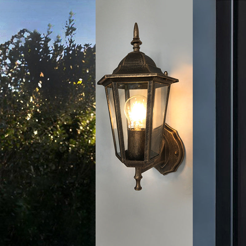 Skørter | 1-Light Wall Lamp Lighting Country Hexagon Clear Glass Wall Lamp Fixture in Antique Brass