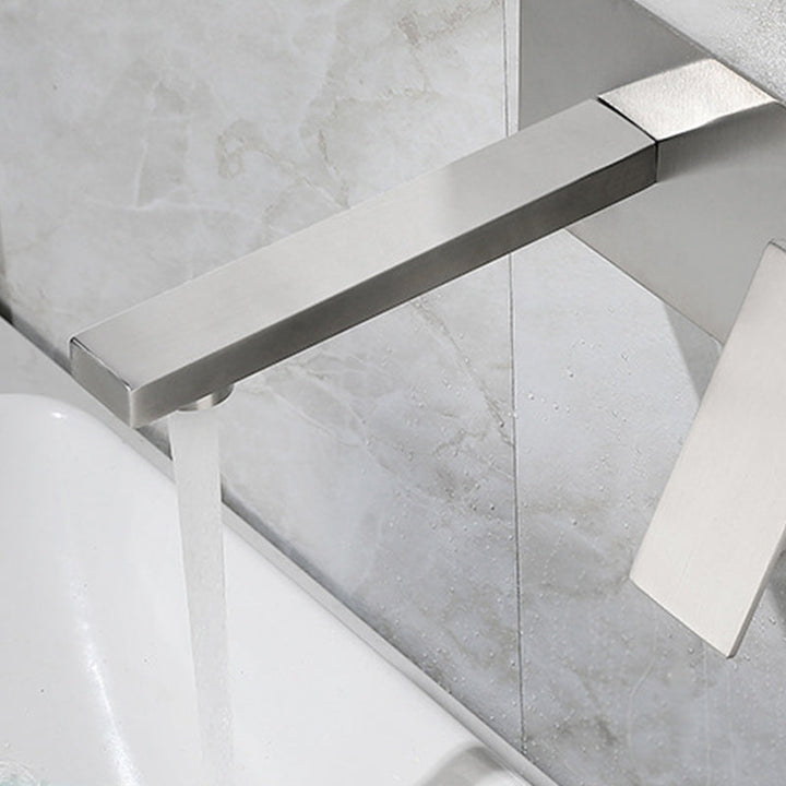 Lisslune | Contemporary style faucets with lever handles Wall-mounted faucets for the bathroom