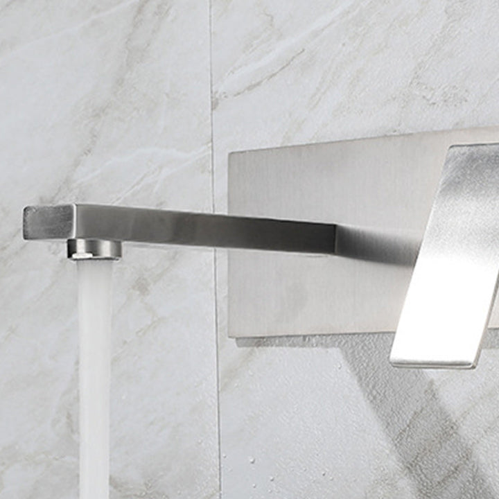 Lisslune | Contemporary style faucets with lever handles Wall-mounted faucets for the bathroom