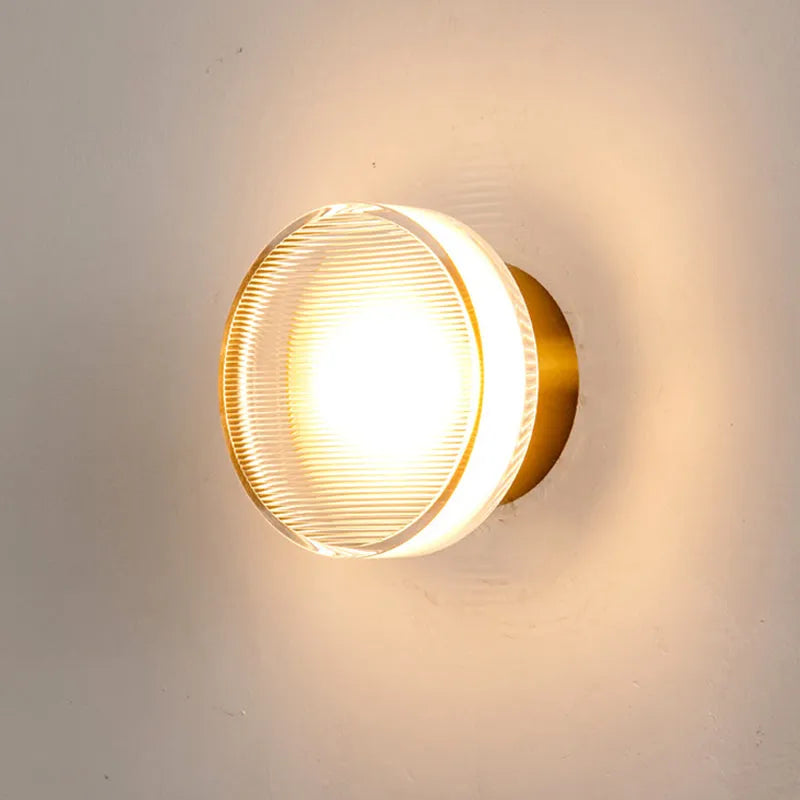 Lisslune | Valyona – Modern Metal Wall Lamp | Black & Gold Cone Design | Warm LED Lighting