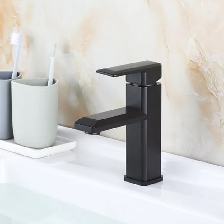 Lisslune | Single Hole Faucet 6.69" H Modern Low Arc Bathroom Sink Faucet