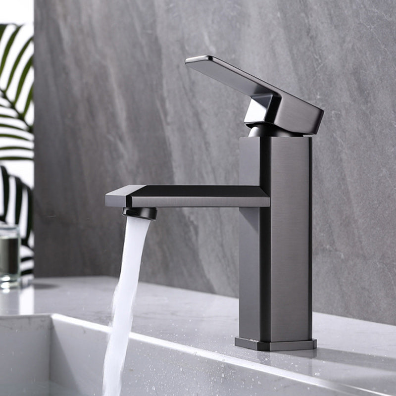 Lisslune | Single Hole Faucet 6.69" H Modern Low Arc Bathroom Sink Faucet