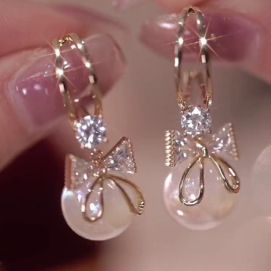 Lisslune | Bow Pearl Earrings