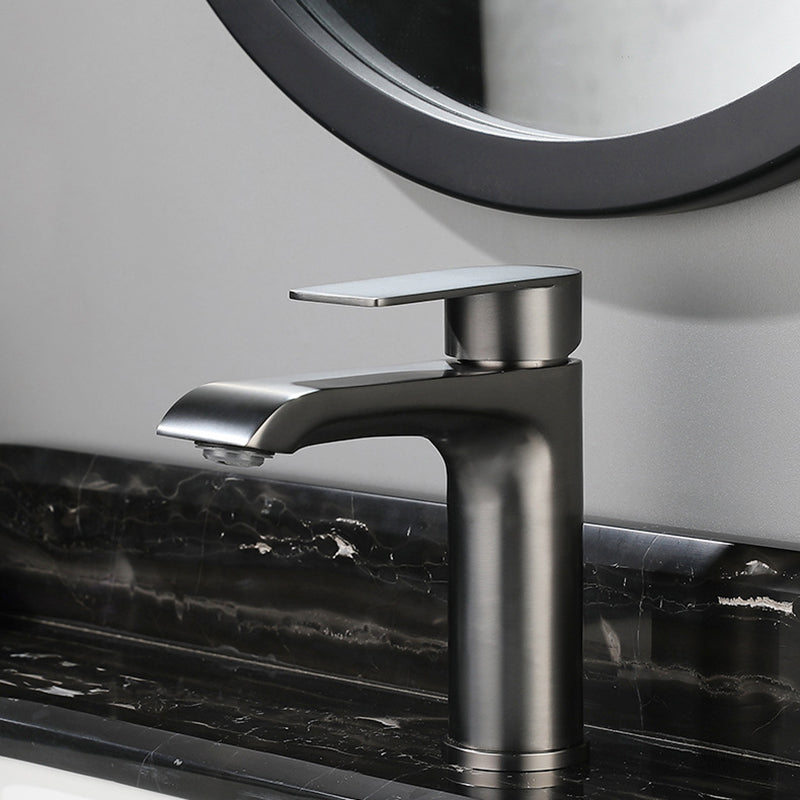 Lisslune | Single handle faucets Glam Style sink faucets for the bathroom