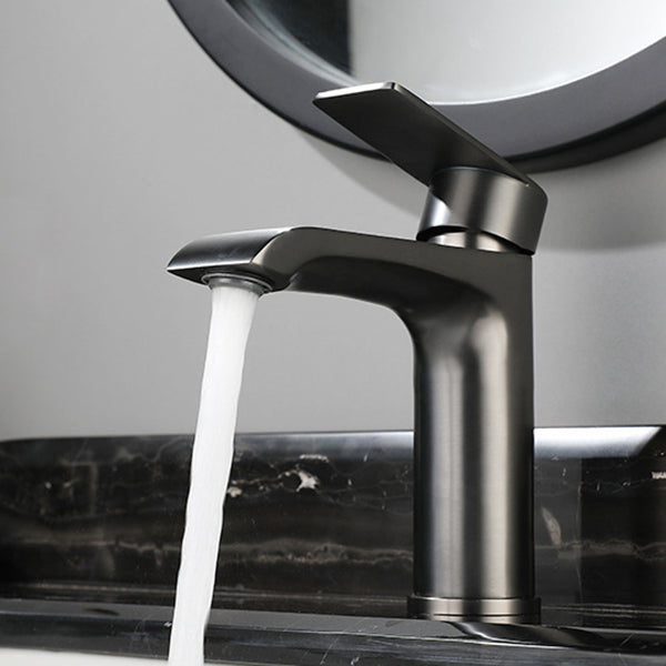 Lisslune | Single handle faucets Glam Style sink faucets for the bathroom