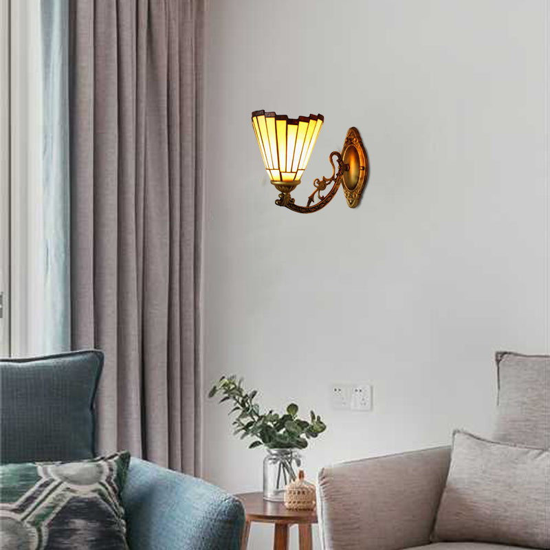 Skørter | Mission style mini wall lamp with stained glass 1 light unit wall-mounted lamp with curved arm in beige