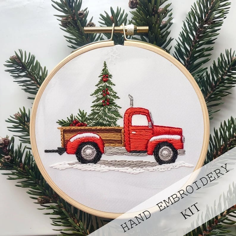 Lisslune | Christmas Embroidery KIT
