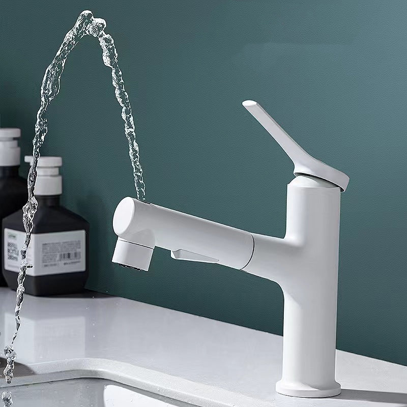 Lisslune | Round contemporary bathroom fixture with lever handle and single hole installation
