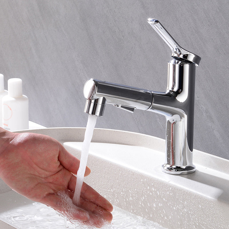 Lisslune | Round contemporary bathroom fixture with lever handle and single hole installation