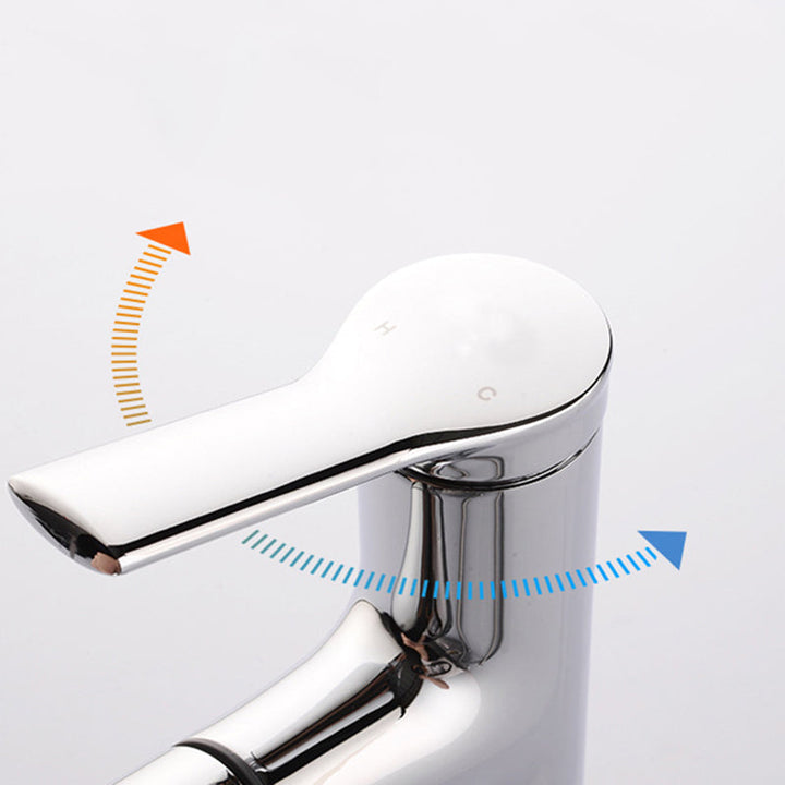 Lisslune | Round contemporary bathroom fixture with lever handle and single hole installation