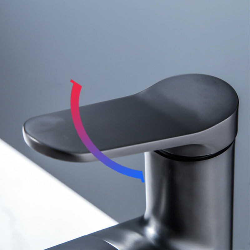 Lisslune | Vessel Sink Faucet Modern Pull-Out Bathroom Faucet with One Lever Handle