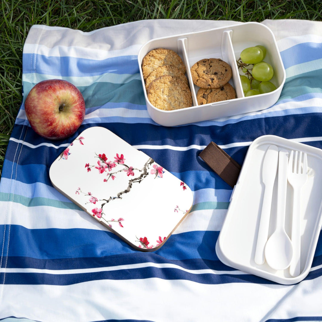 Lisslune | Customizable stylish Bento box with wooden lid for the gourmet lover