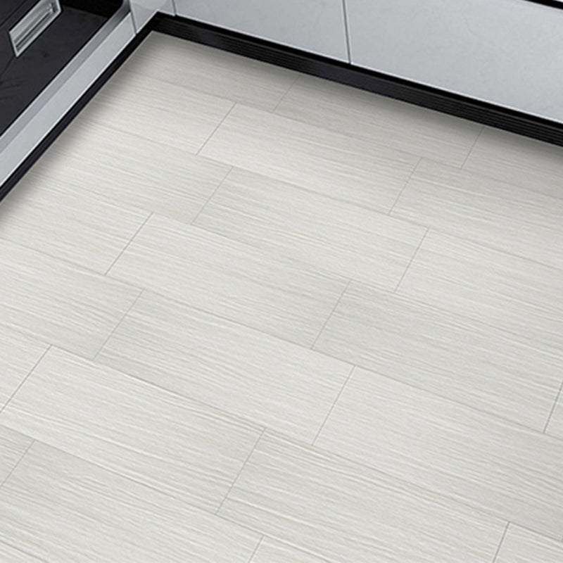 Lisslune | Classic Style Vinyl Flooring Self-Adhesive Vinyl Flooring with Wood Look