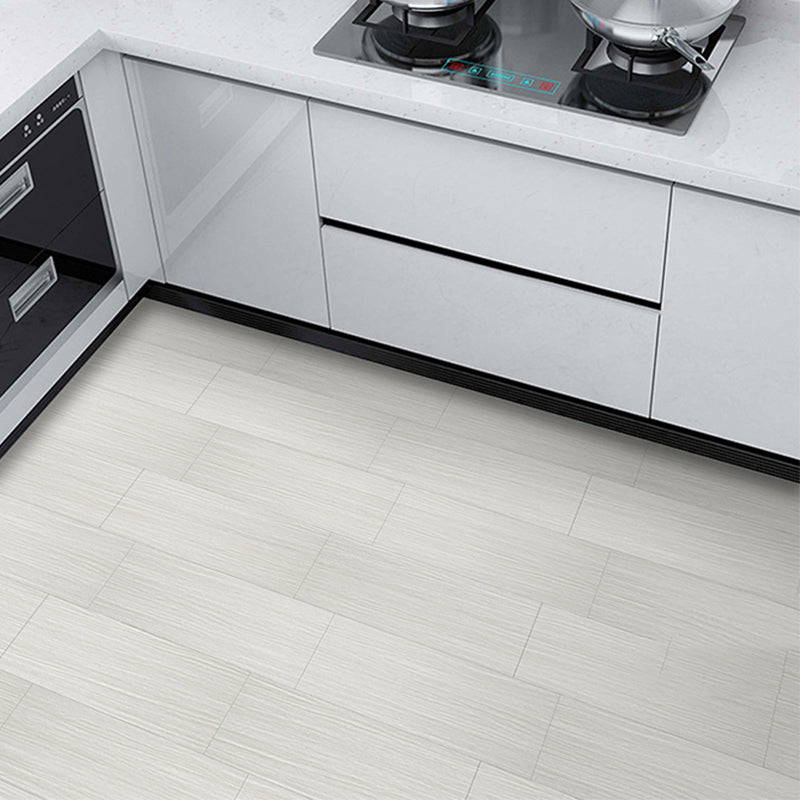 Lisslune | Classic Style Vinyl Flooring Self-Adhesive Vinyl Flooring with Wood Look