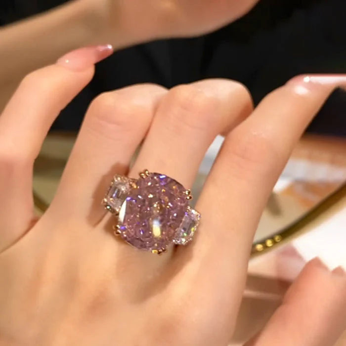 Lisslune | Three Stone Brilliant Cut Pink Ring