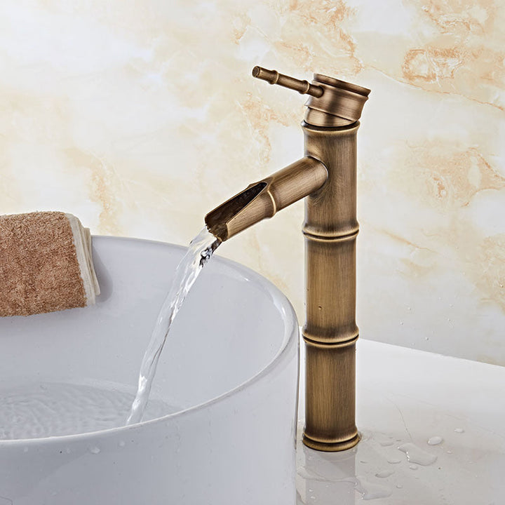 Lisslune | Lever Handle Vanity Faucet Country Low Arc Faucet Single Hole Basin Faucet