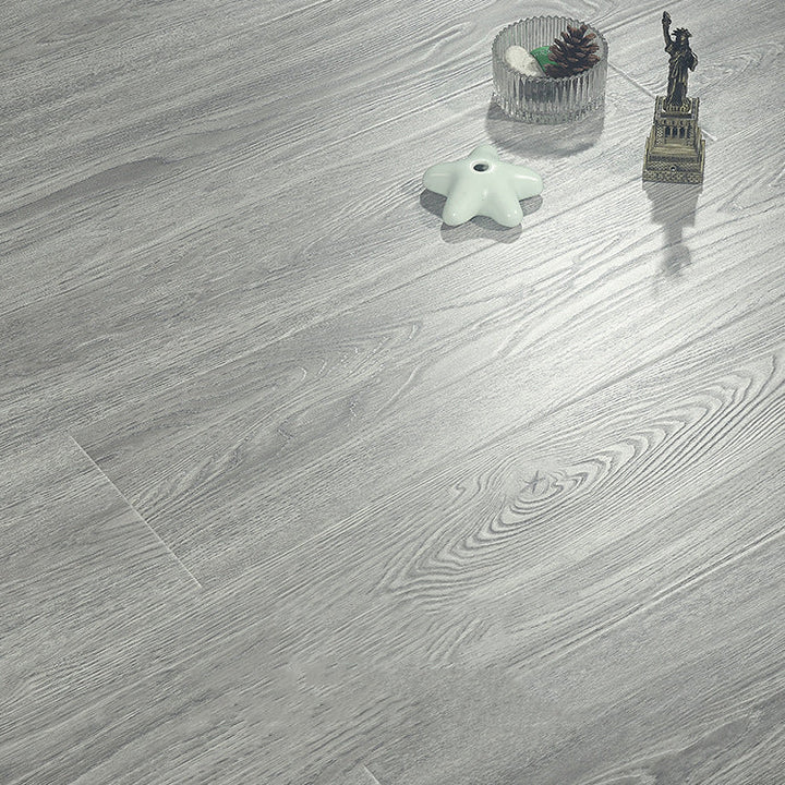 Lisslune | Brown Laminate Flooring Scratch Resistant Natural Oak Laminate with Click Lock