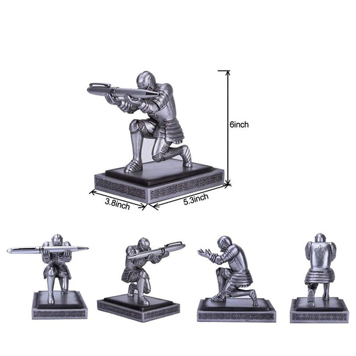 Lisslune | knight pen holder