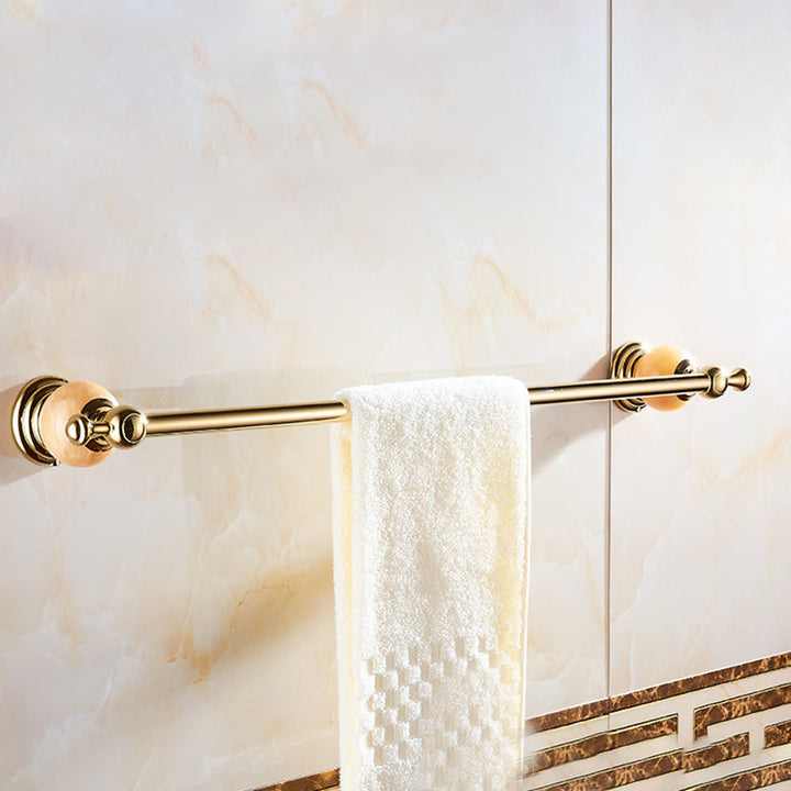 Lisslune | Modern bathroom accessories as a single piece or as a set in gold