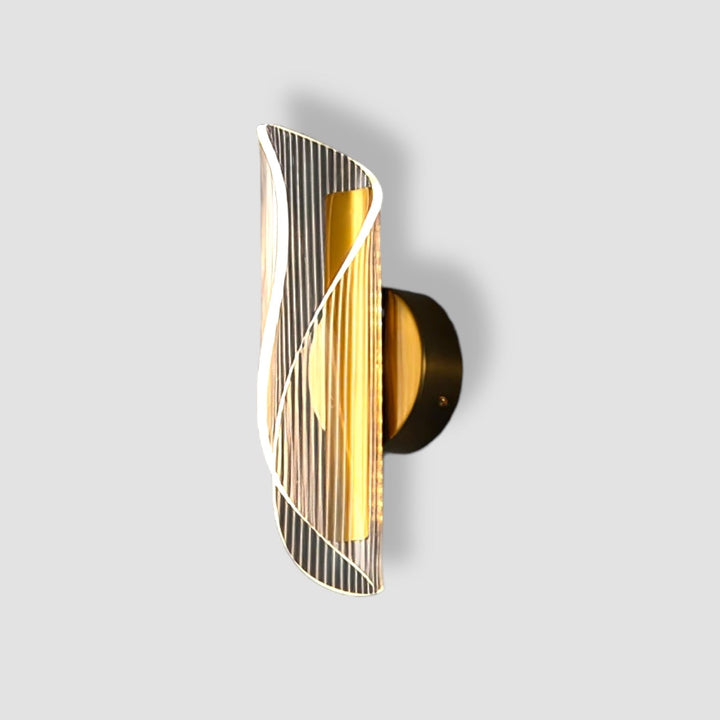 Lisslune | CrystalAura – Sparkling Crystal Wall Light for Glamorous Touch