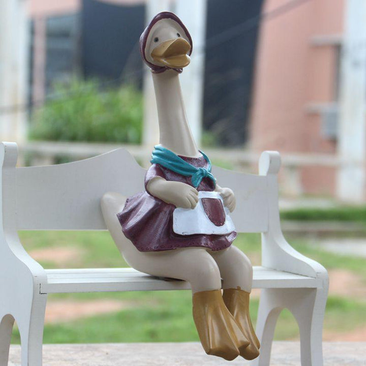 Lisslune | Playful Hand-Painted North Duck Duo for Enchanting Home and Garden Decoration