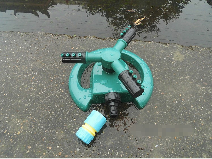 Lisslune | Adjustable Garden Sprinkler – Efficient Lawn Watering with 360° Spray Function