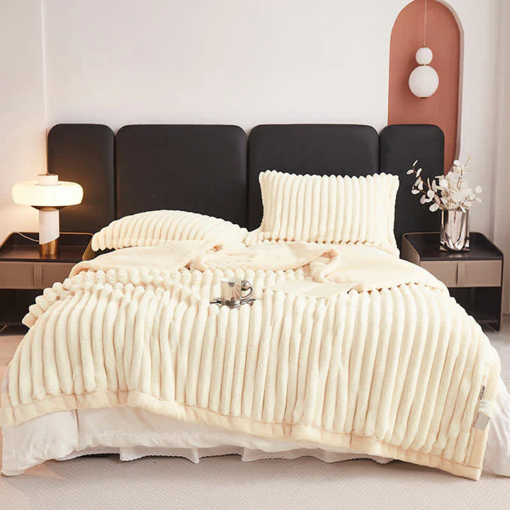 Lisslune | Snuggly Synthetic Fur Fleece Blanket