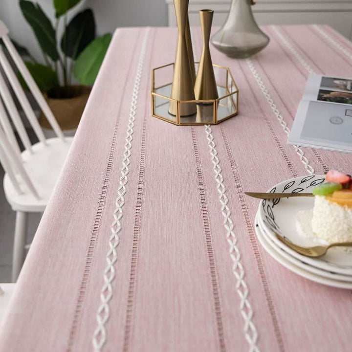 Lisslune | CotLinens – Elegant table runner made of cotton and linen