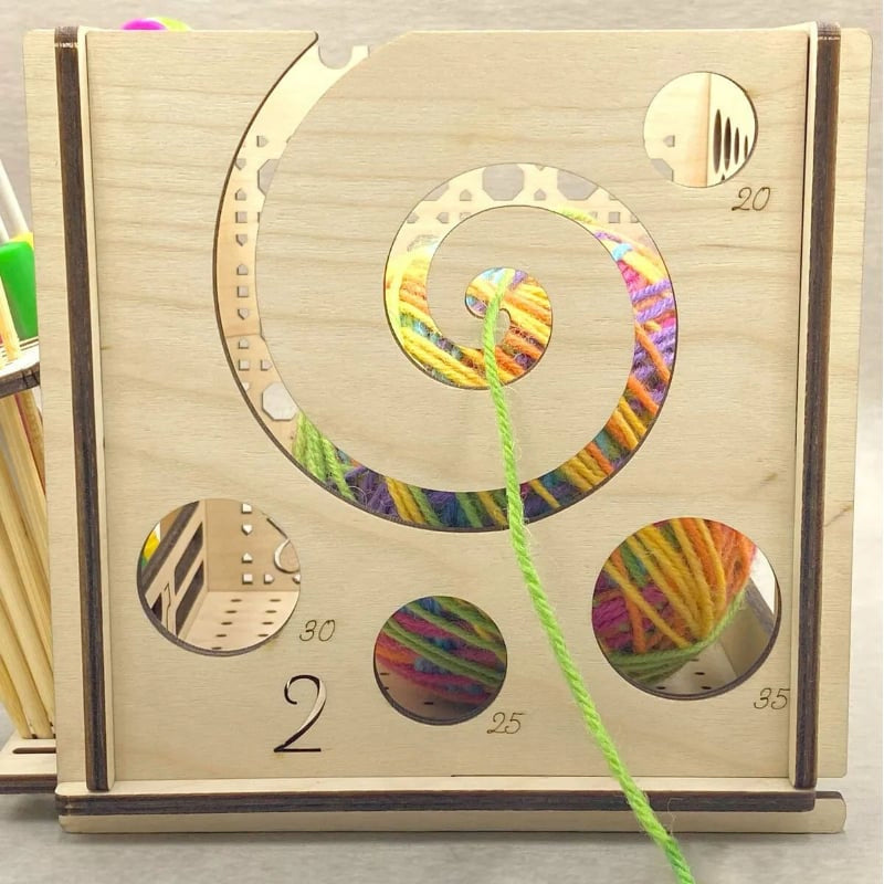Lisslune | All-in-one wood yarn bowl - Multifunctional knitting tool
