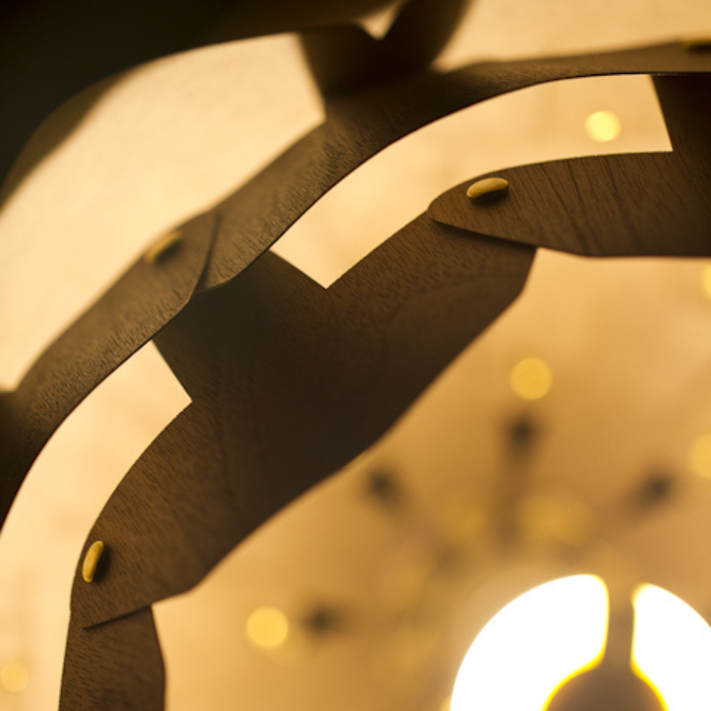 Lisslune | LumeLeaf nature-inspired lamp