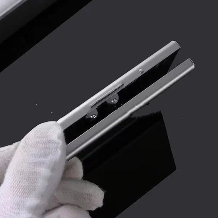 Lisslune | Ultral thin card case with theft and demagnetization protection