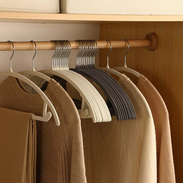Lisslune | Non-Slip Curve Hangers | Set of 10