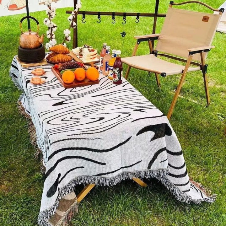 Lisslune | Marble Woven Throw Blanket
