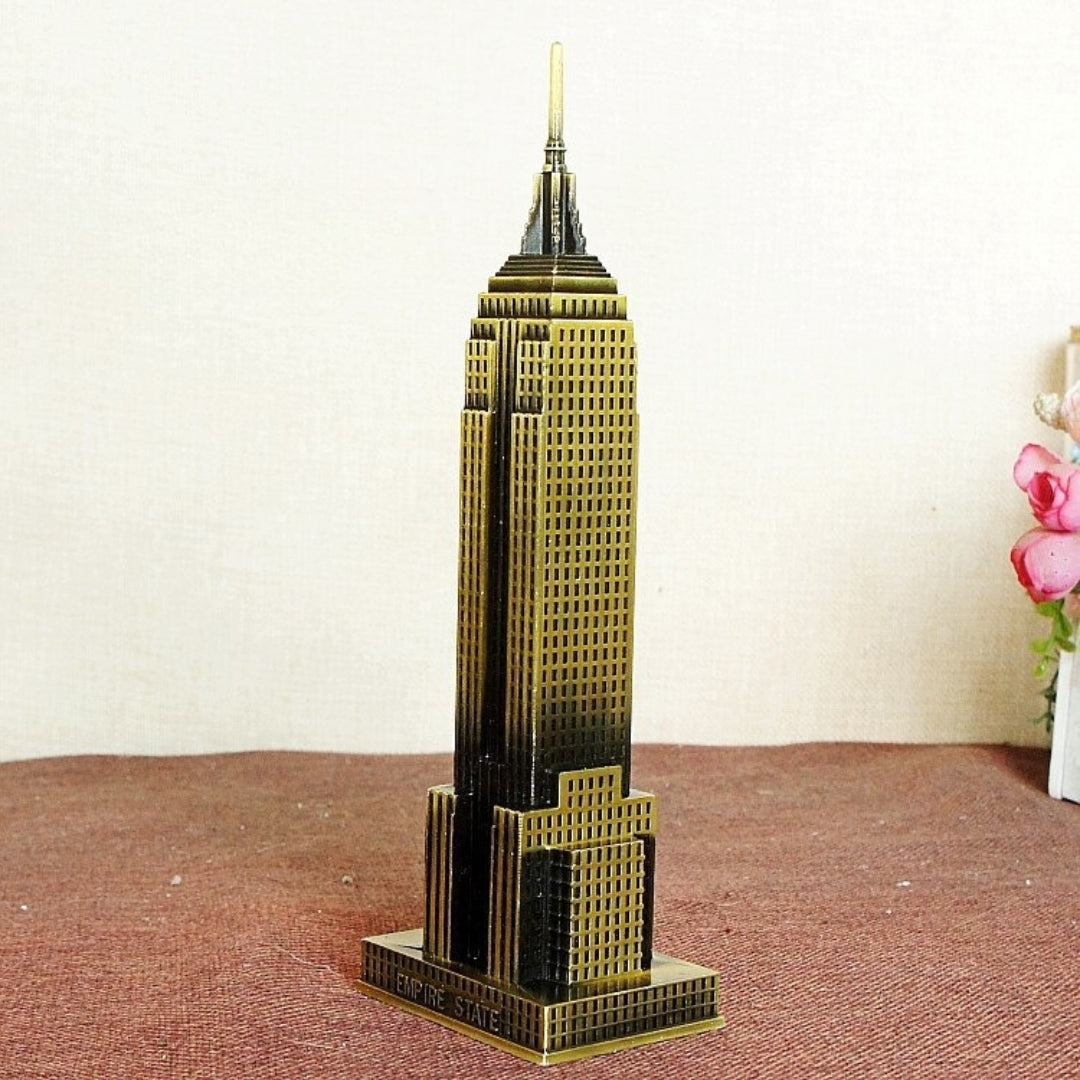 Lisslune | FamousEmpire - Parisian figures made of miniature metal