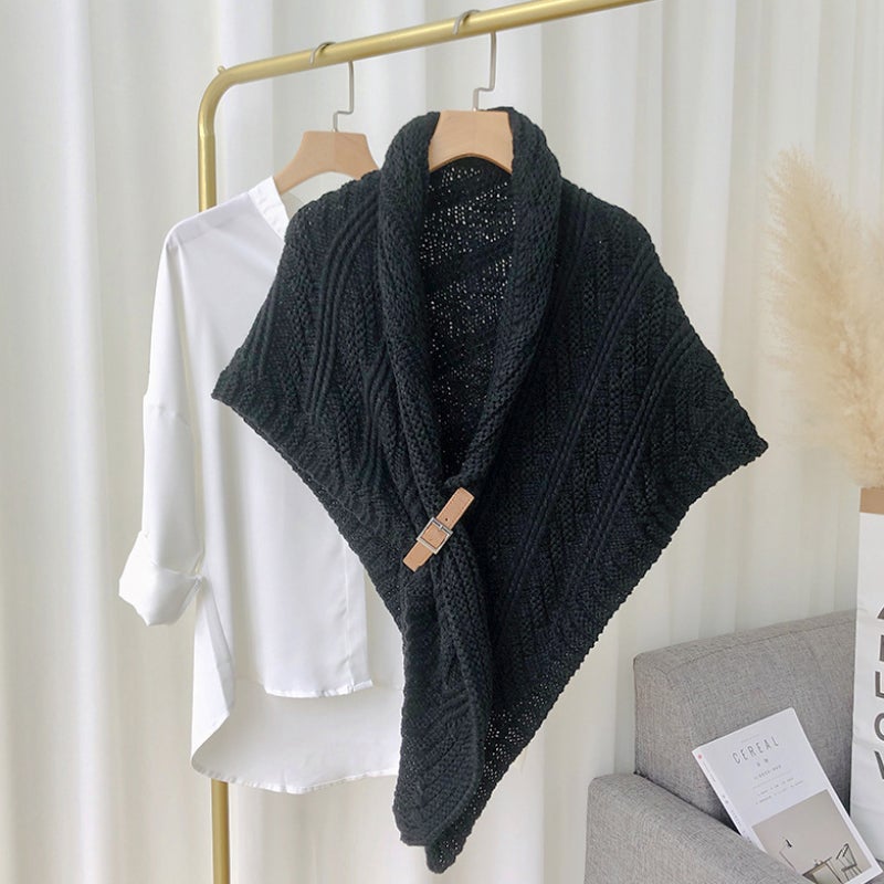 Lisslune | Triangular Knit Scarf with Leather Loop