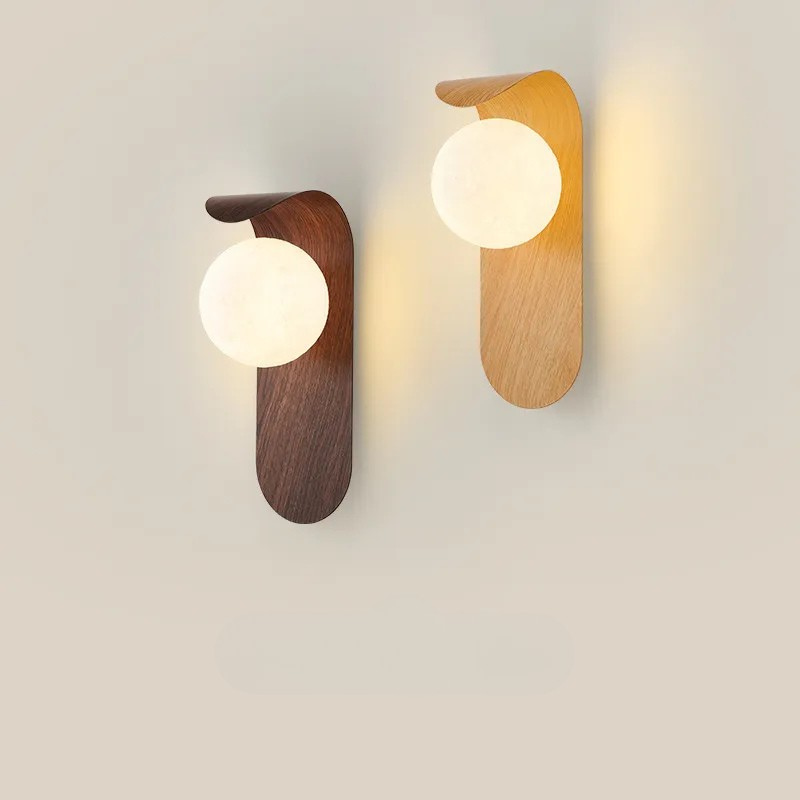 Lisslune | LuxeWood – Chic Walnut Wall Lamp for Unique Ambiances