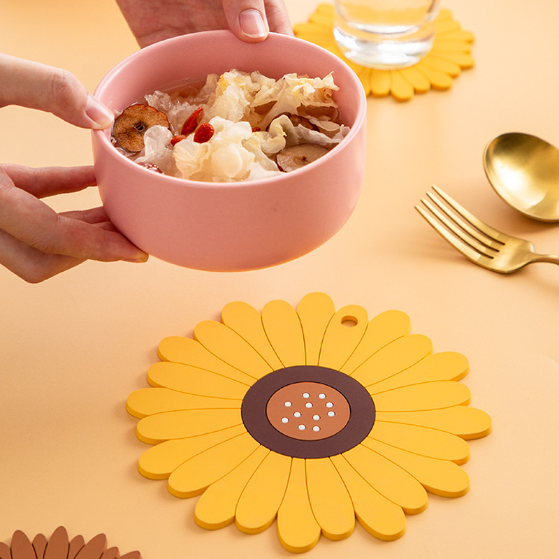 Lisslune | Cute heat-insulating and scald-proof table set