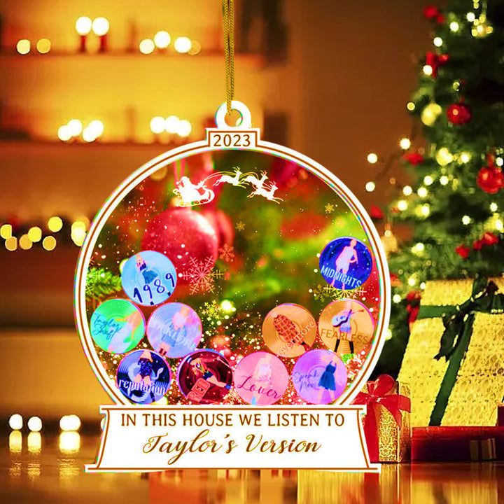 Lisslune | In this house we listen to Taylor's version ornament