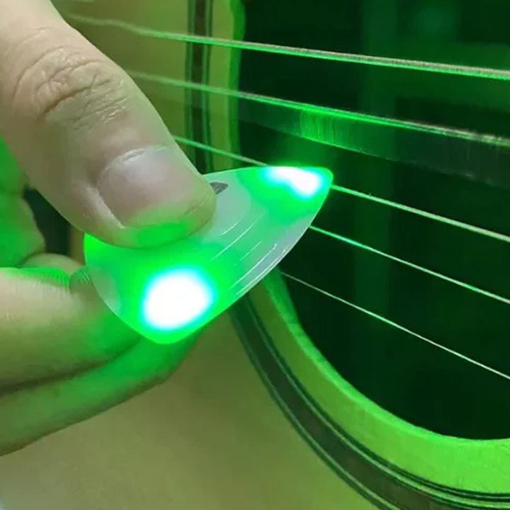 Lisslune | Light Up Guitar Plectrum