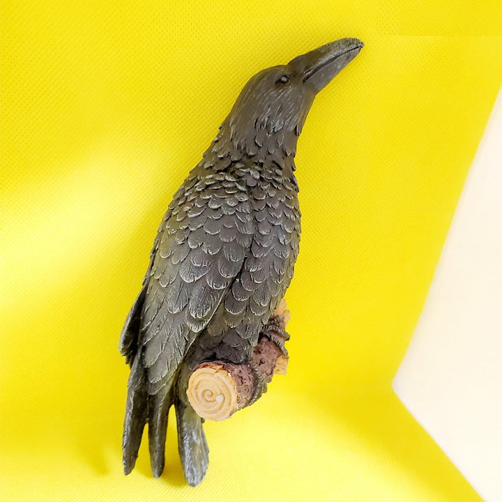 Lisslune | Noctura Realistic Decorative Raven – Mood-Enhancing Decoration for Home & Garden
